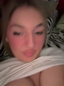 Snapshot of Marisaaasss chatting on January 2026 01:27:01 PM Marisaaasss online show from January 2026 01:27:01 PM