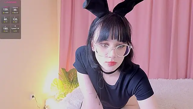 Iwanturcarrot  online show from November 2025 12:15:02 PM