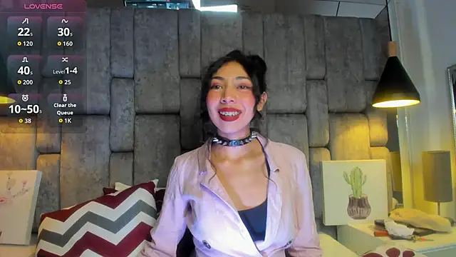 Emmaskinny online show from November 2025 10:37:01 PM