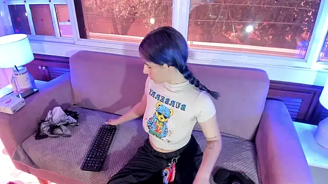 ReiAyanamy online show from February 2026 08:43:01 PM