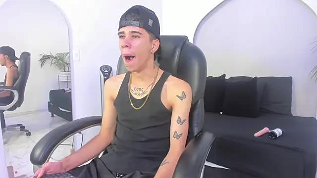 Gabo white1 online show from December 2025 04:18:02 AM