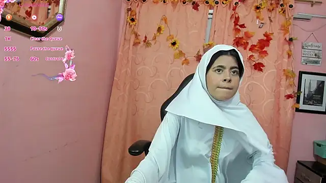 Snapshot of NaylaAbadi chatting on November 2025 12:26:01 PM NaylaAbadi online show from November 2025 12:26:01 PM