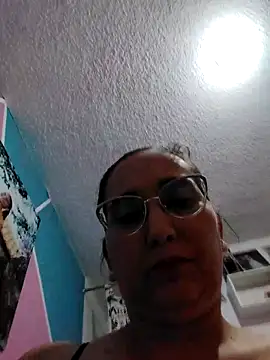 LaLey2702 online show from December 2025 01:33:02 AM