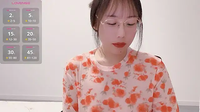 suisui322 online show from January 2026 01:36:01 PM