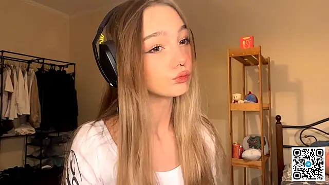 HoaPatton online show from November 2025 11:03:02 AM