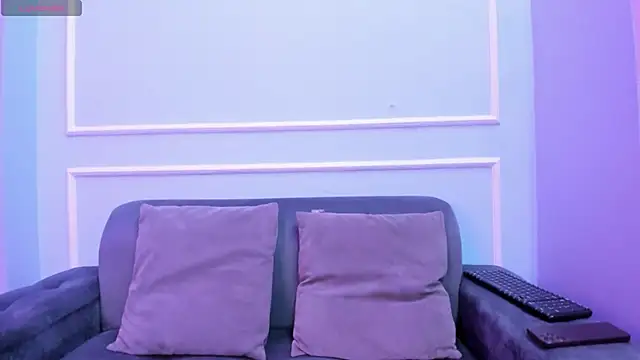 Snapshot of NattyTrainor chatting on November 2025 08:08:01 PM NattyTrainor online show from November 2025 08:08:01 PM