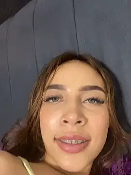 Evelin888 online show from April 2026 05:05:01 AM