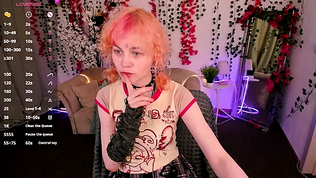 Snapshot of Awawrin chatting on November 2025 08:52:02 PM Awawrin online show from November 2025 08:52:02 PM