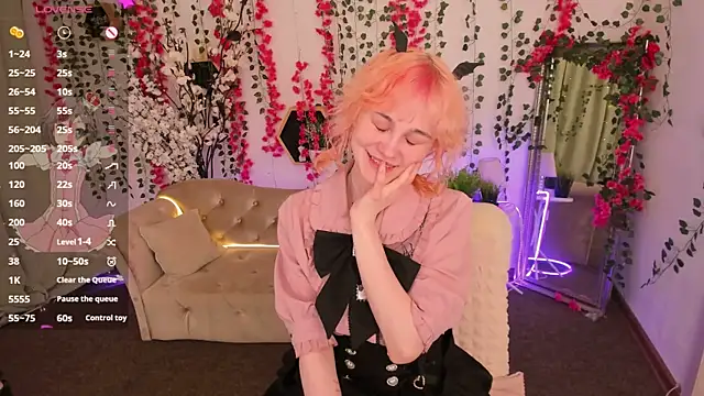 Snapshot of Awawrin chatting on November 2025 08:55:01 PM Awawrin online show from November 2025 08:55:01 PM