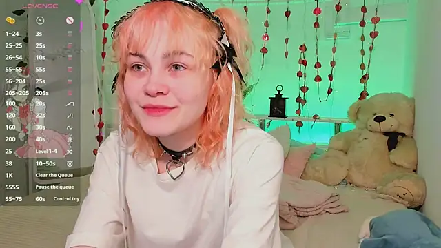 Snapshot of Awawrin chatting on November 2025 08:57:01 PM Awawrin online show from November 2025 08:57:01 PM