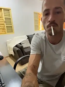 Lucasjandre online show from December 2025 04:38:01 PM