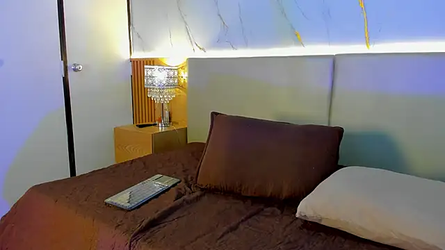 april grey11 online show from November 2025 07:57:01 PM