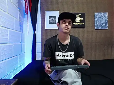 Snapshot of wild_duo777 chatting on November 2025 07:05:02 PM wild duo777 online show from November 2025 07:05:02 PM