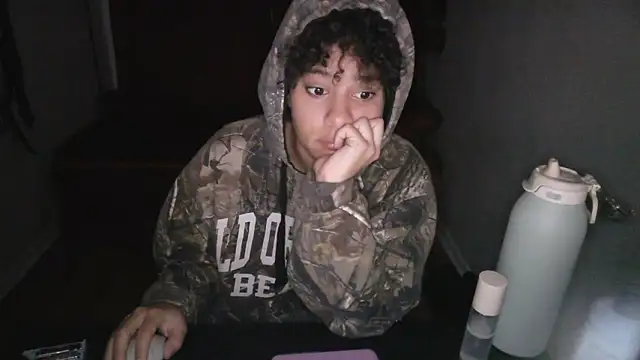 PrettyLittleProblem online show from November 2025 12:37:02 PM