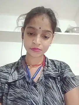 Mohnicute online show from May 2026 07:52:01 PM