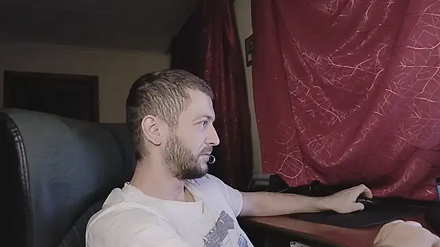 Snapshot of 333Alone_in_theDark777 chatting on November 2025 04:51:01 PM 333Alone in theDark777 online show from November 2025 04:51:01 PM