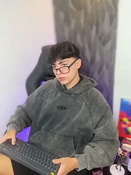 Samu FoXXX online show from November 2025 08:20:02 PM