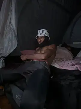 wearefreaks08 online show from November 2025 04:25:02 AM