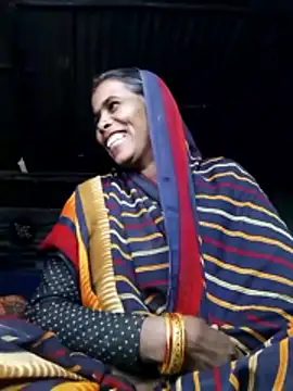 Neetujk online show from November 2025 04:17:02 PM