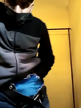 hotyyyyjonny online show from December 2025 09:14:01 AM