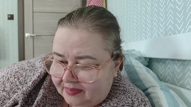 Natali-Gucci online show from November 2025 01:55:02 PM