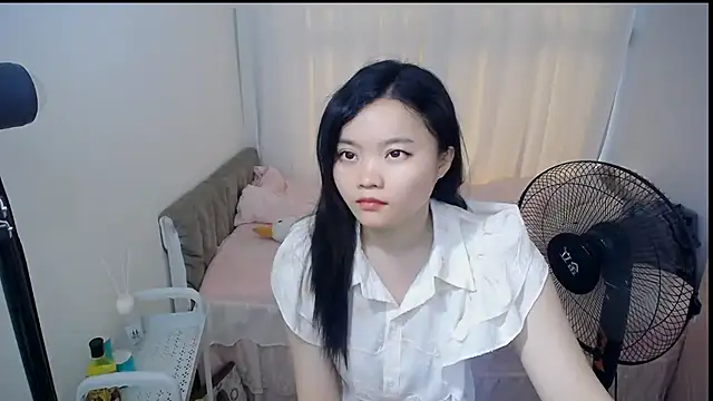 Snapshot of Shaurk chatting on April 2026 02:20:01 AM Shaurk online show from April 2026 02:20:01 AM