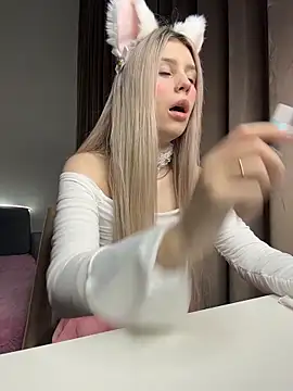 Snapshot of Olivia1Taylor1 chatting on November 2025 06:13:01 AM Olivia1Taylor1 online show from November 2025 06:13:01 AM