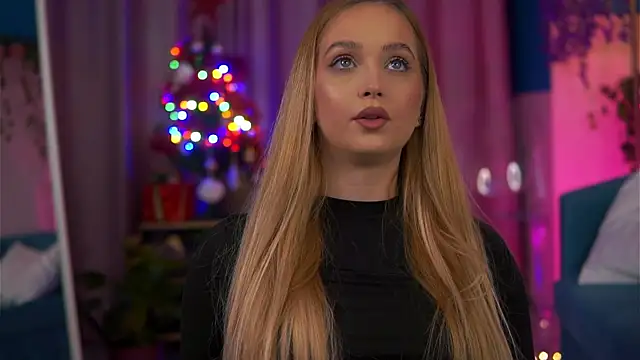 ElyssawetXX online show from December 2025 07:21:02 PM