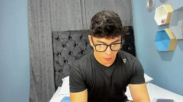 Dereck delaVega online show from November 2025 11:47:01 PM