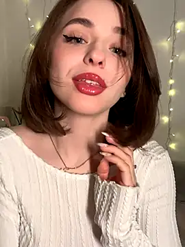 yoyogirlx online show from December 2025 01:29:01 PM