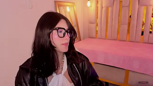 Brandy collinss online show from April 2026 12:29:02 PM