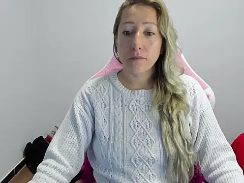 Snapshot of chrystal_sl852 chatting on November 2025 10:26:02 AM chrystal sl852 online show from November 2025 10:26:02 AM