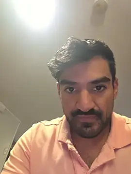 piggylatino online show from April 2026 04:19:01 PM