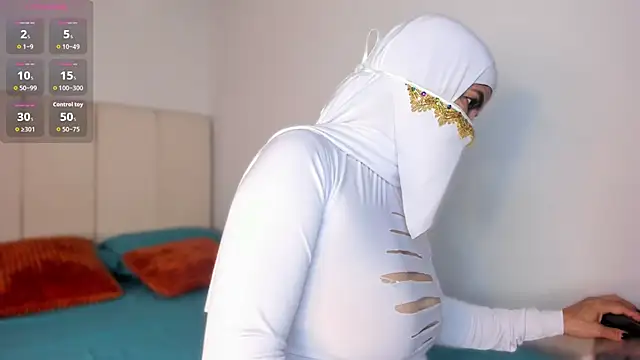 Hannaa Dolly online show from November 2025 03:05:01 AM