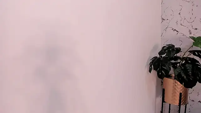 MadisonnLee online show from November 2025 07:04:02 PM