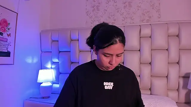 Snapshot of lea_hunter__ chatting on November 2025 07:41:02 PM lea hunter online show from November 2025 07:41:02 PM