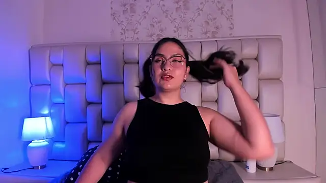 Snapshot of lea_hunter__ chatting on November 2025 07:36:02 PM lea hunter online show from November 2025 07:36:02 PM