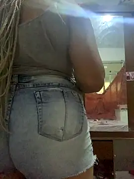 Snapshot of VIVHY chatting on December 2025 08:26:01 PM VIVHY online show from December 2025 08:26:01 PM