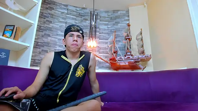 Boys Pranks online show from November 2025 08:18:01 PM