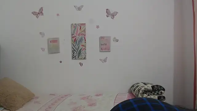 AishaOwens online show from December 2025 08:17:01 PM