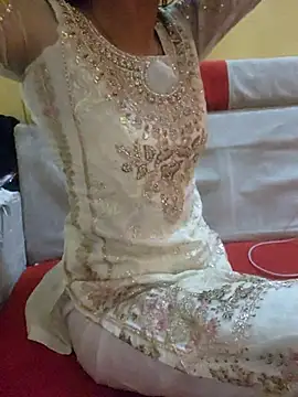 Snapshot of SLIMDIVAA chatting on December 2025 08:45:02 AM SLIMDIVAA online show from December 2025 08:45:02 AM