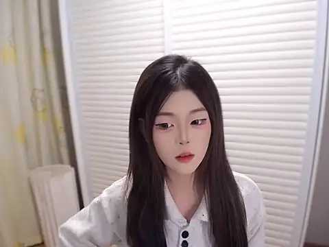 Aurora 9 online show from November 2025 12:53:01 PM