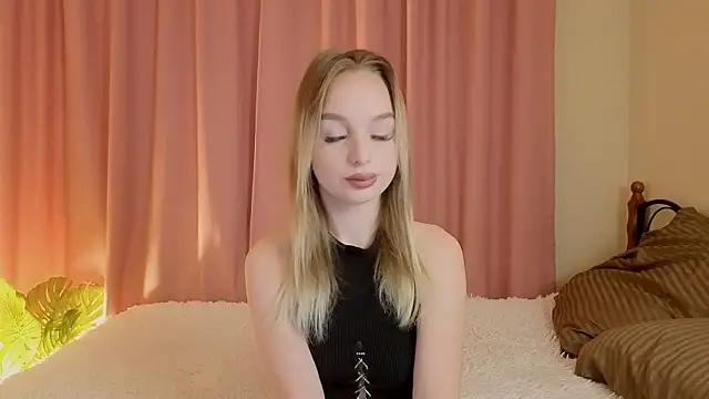 Snapshot of KatrinBlond chatting on November 2025 05:41:01 AM KatrinBlond online show from November 2025 05:41:01 AM