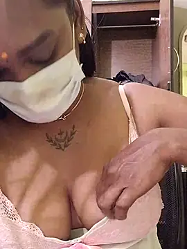 Dharshini98 online show from January 2026 11:30:02 PM