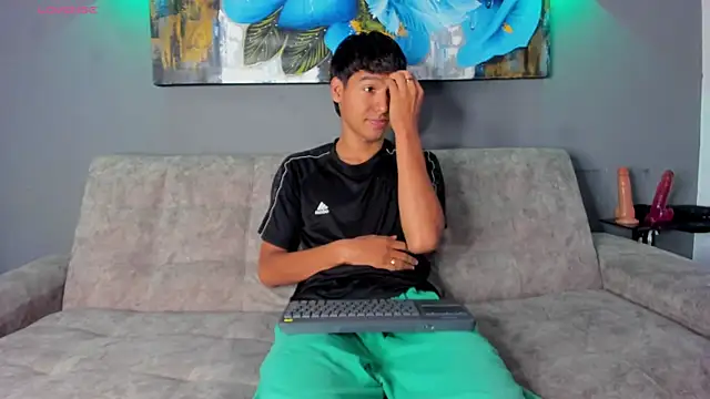 Carl-Milton online show from November 2025 12:43:02 AM