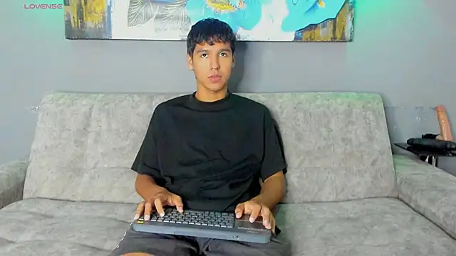 Carl-Milton online show from November 2025 06:38:02 AM