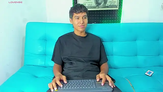 Carl-Milton online show from November 2025 07:01:01 AM