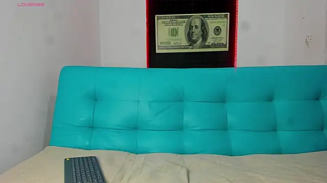 Carl-Milton online show from December 2025 06:30:02 AM