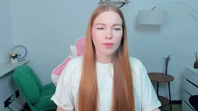 LavetaShiroma online show from December 2025 07:56:02 PM