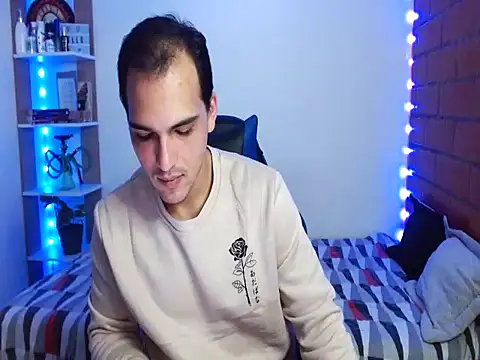 Maax30233 online show from November 2025 03:28:02 PM